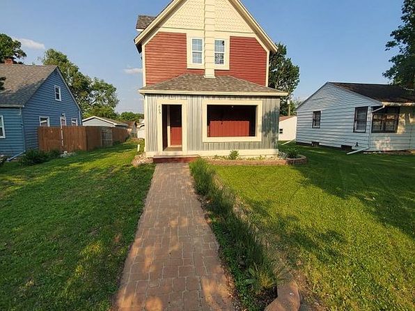 803 Elm St