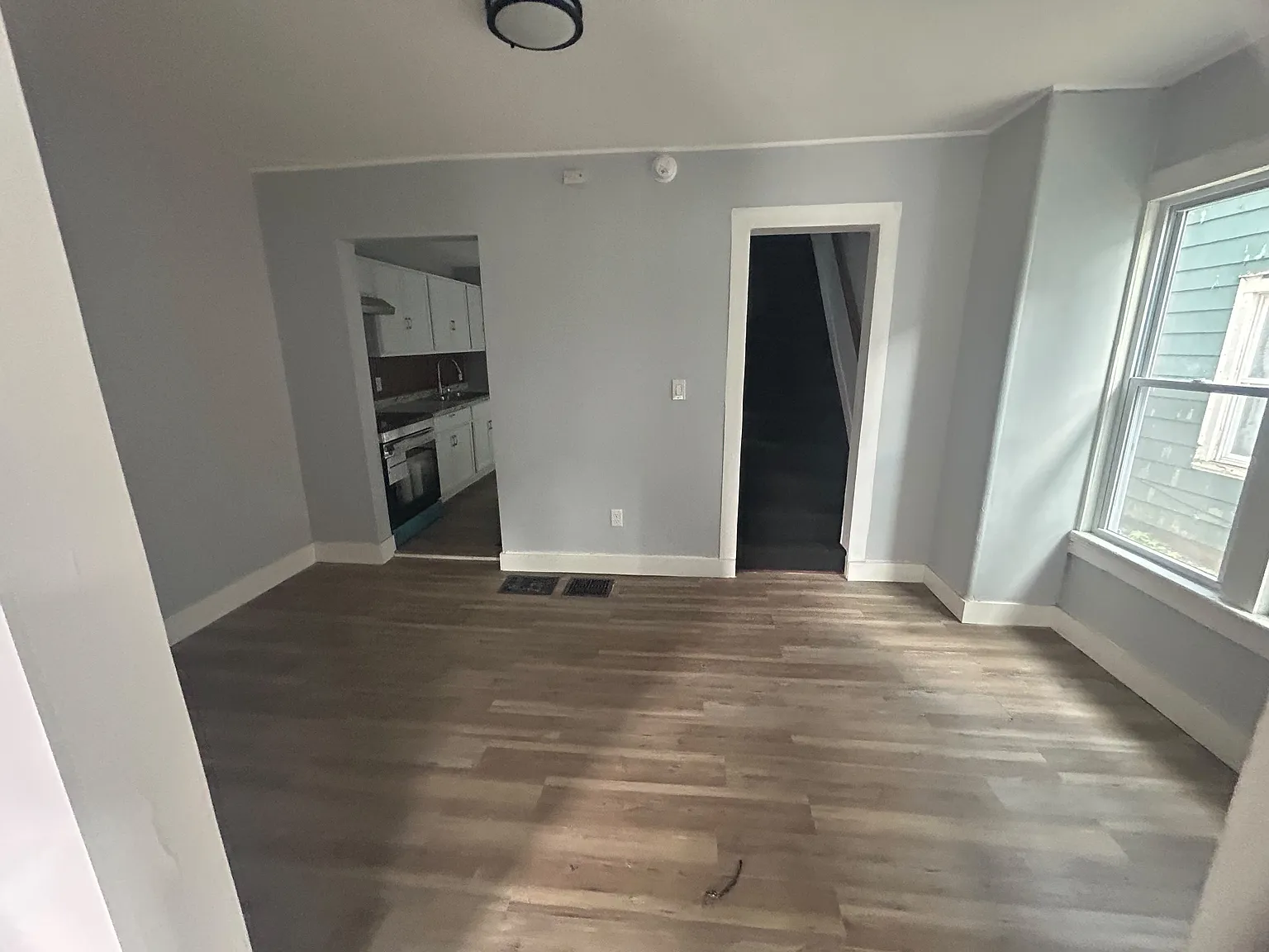 3 bed, 1500 sqft, $1,550 — Photo 3