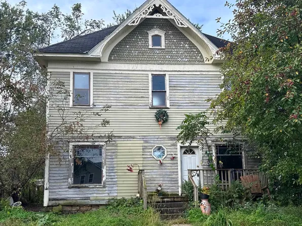 113 Main St, Gays Mills, WI 54631
