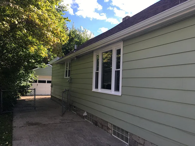 2011 Marlow — Photo 3