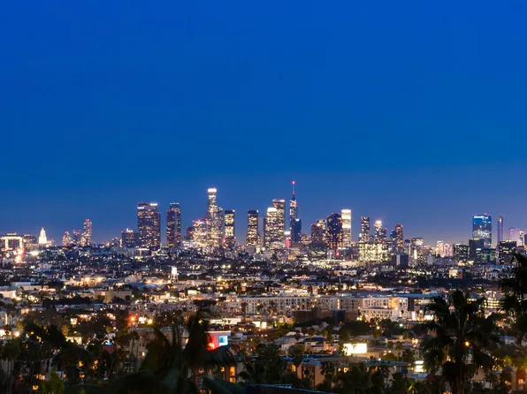 8200 Hillside Ave, Los Angeles, CA 90069