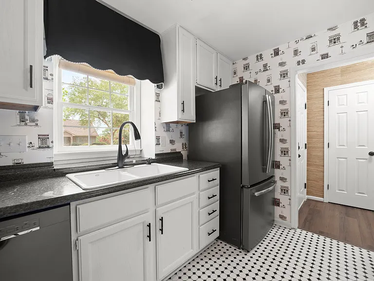 1240 Watermark Ct — Photo 3