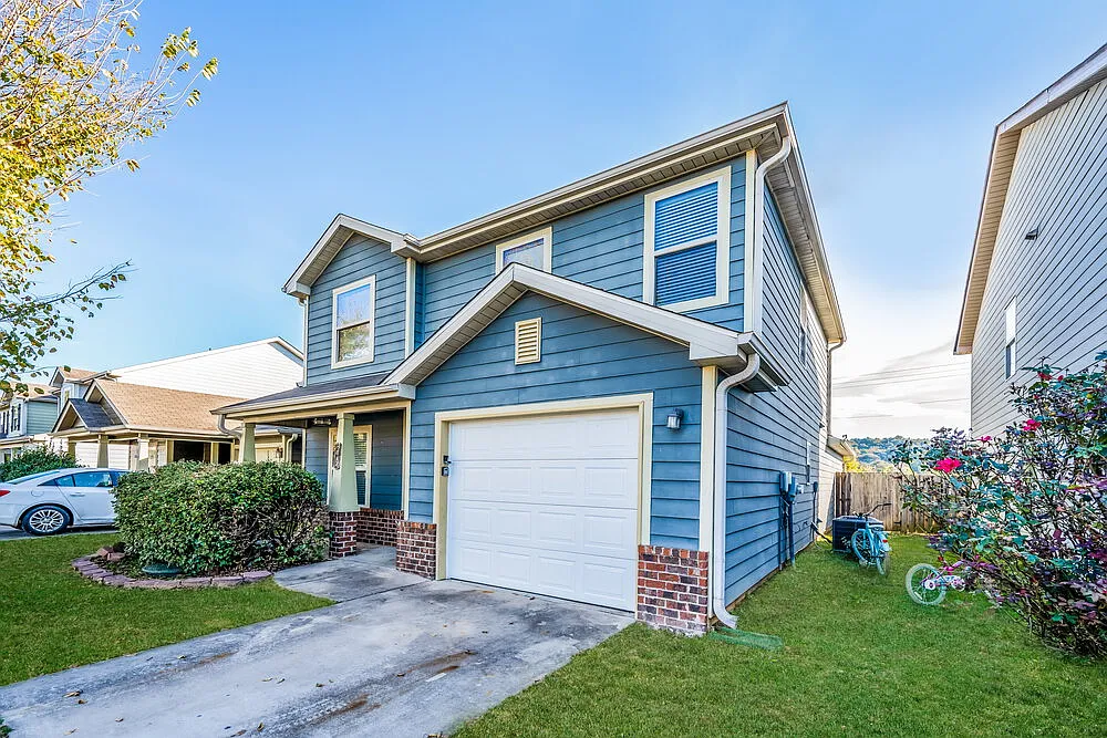 4 bed, 2.0 bath, 2168 sqft, $2,750 — Photo 2