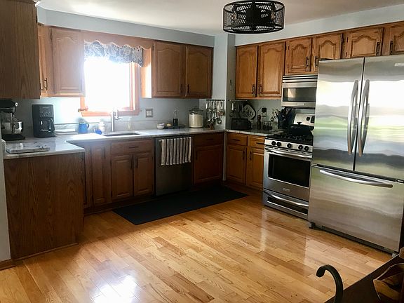 3rd image of 360 Ellen Dr