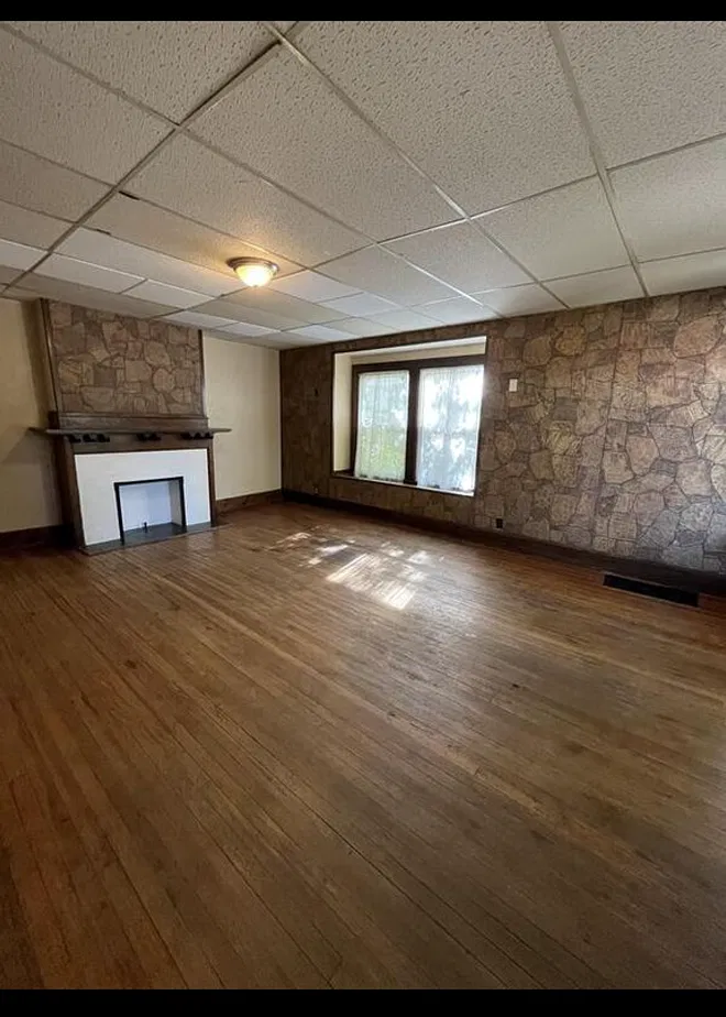 2 bed, 990 sqft, $1,250 — Photo 2