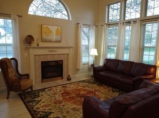 1032 Evadell Dr, Lewis Center, OH