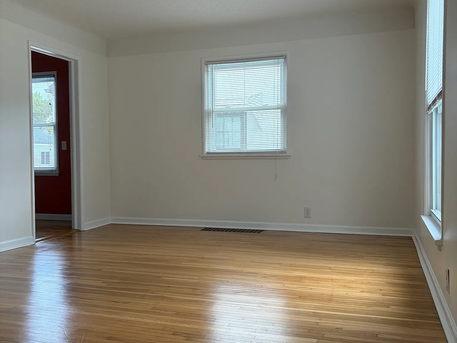 2 bed, 884 sqft, $1,850 — Photo 3