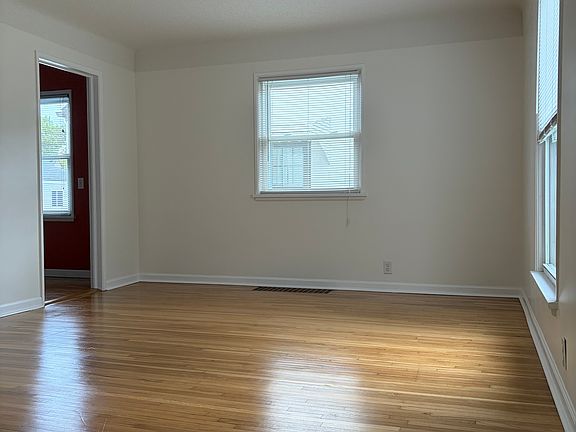 3rd image of 4744 4th Ave S