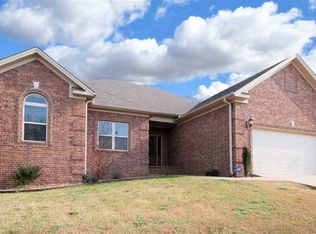 2216 Ingleside Dr, Sherwood, AR 72120