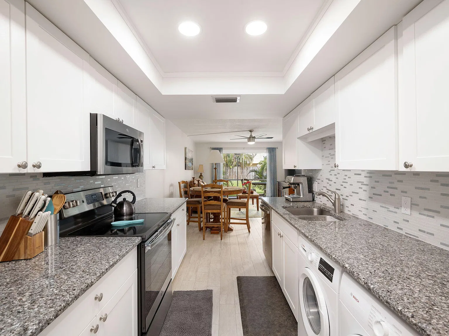 2 bed, 2.0 bath, 1040 sqft, $1,900 — Photo 3