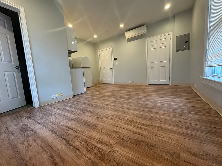 776 Main St #7 — Photo 2