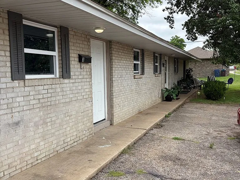 2801 Vicksburg St — Photo 3