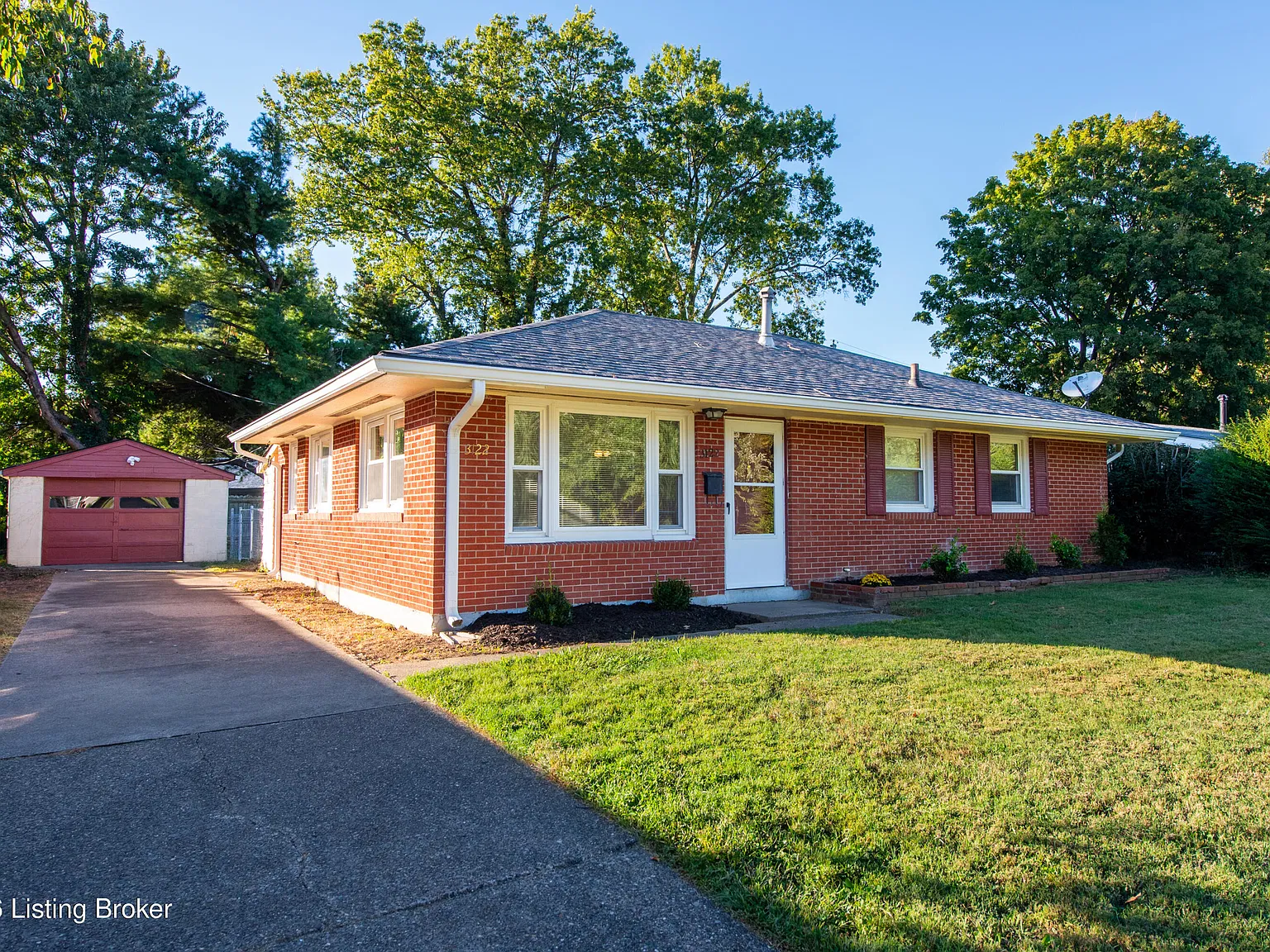 2 bed, 1.0 bath, 1219 sqft, $1,450 — Photo 3