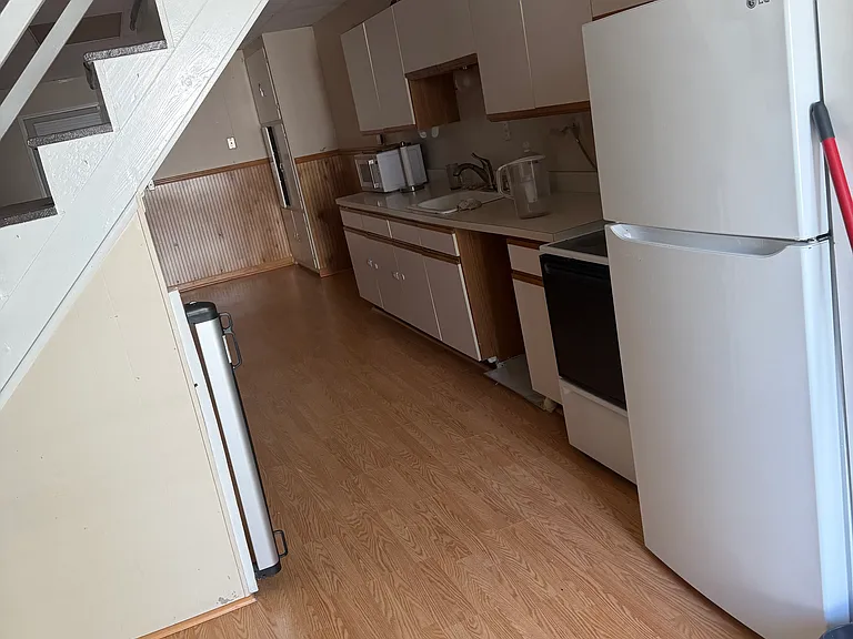 156 Beech St — Photo 3