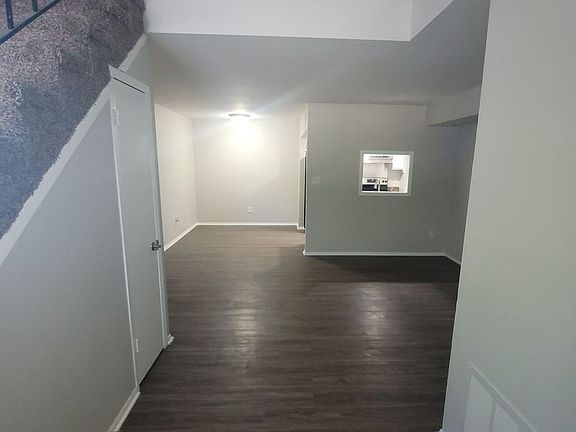 3rd image of 1043 Scarborough Ct #K1