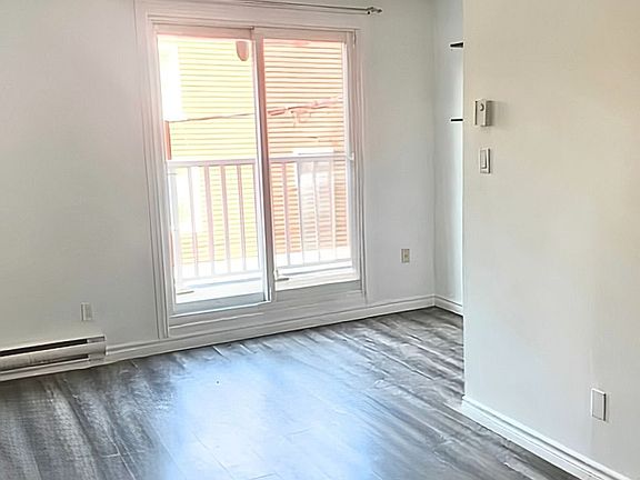 3rd image of 422 Danforth Ave Unit B
