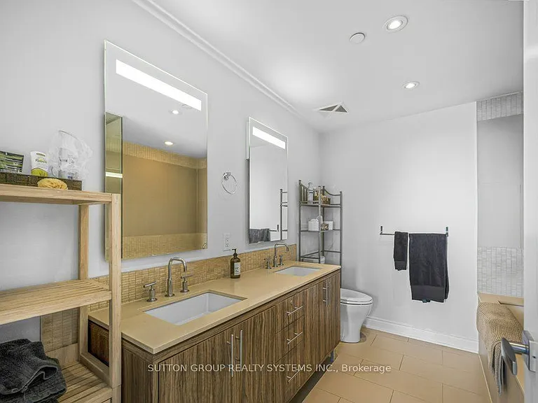 3500 Lakeshore Rd W #B814 — Photo 16