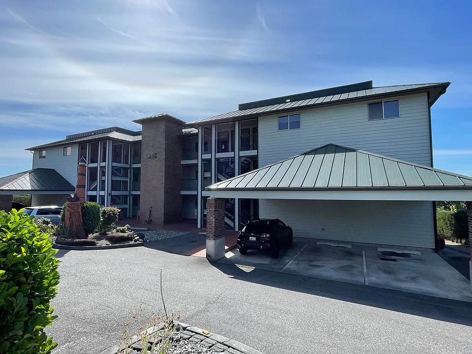 1499 SE 9th Ave #204