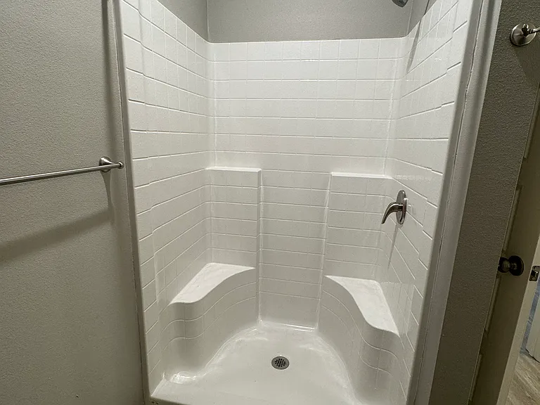 572 Ivy Ln — Photo 17