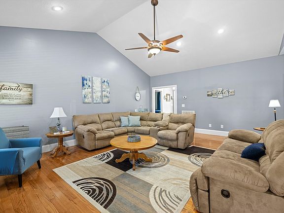 4th image of 85 Londonderry St