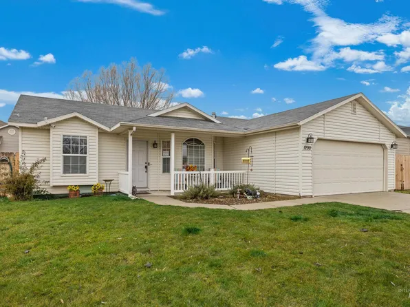 1200 Triumph Dr, Middleton, ID 83644