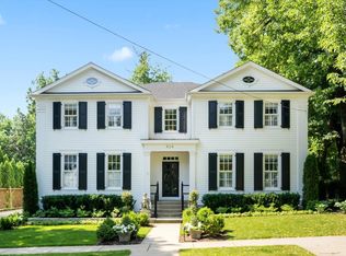 464 Easton Ave, Geneva, IL 60134