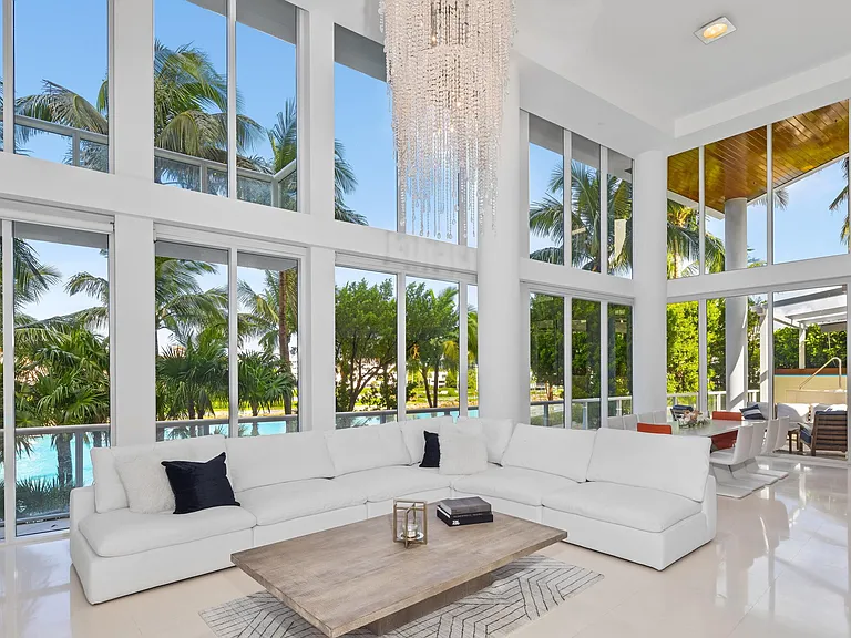1000 S Ocean Blvd #110 — Photo 1