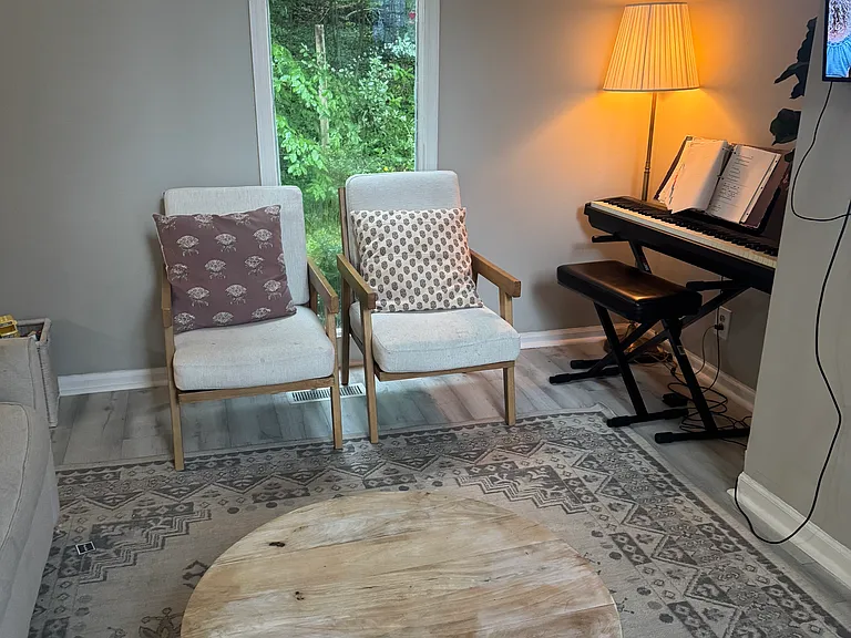 555 Glencove Dr — Photo 8