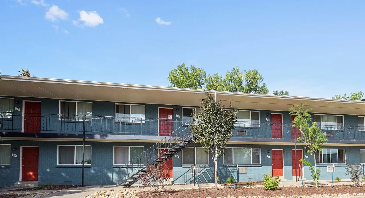 Sheridan South Apts — Photo 2
