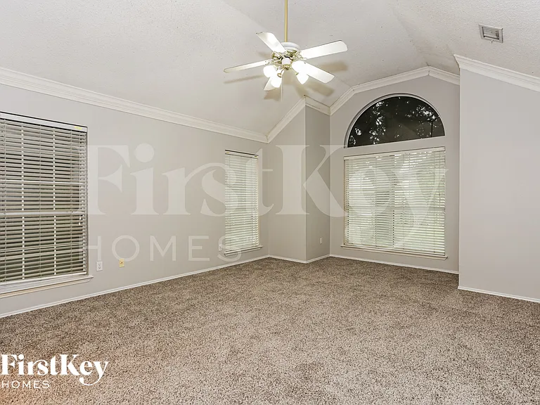 2329 Bent Brook Dr — Photo 9