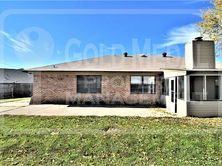 109 Benjamin Cir — Photo 27