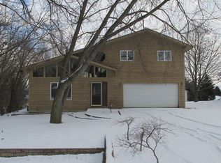 72 Timmy Trl, Somonauk, IL 60552