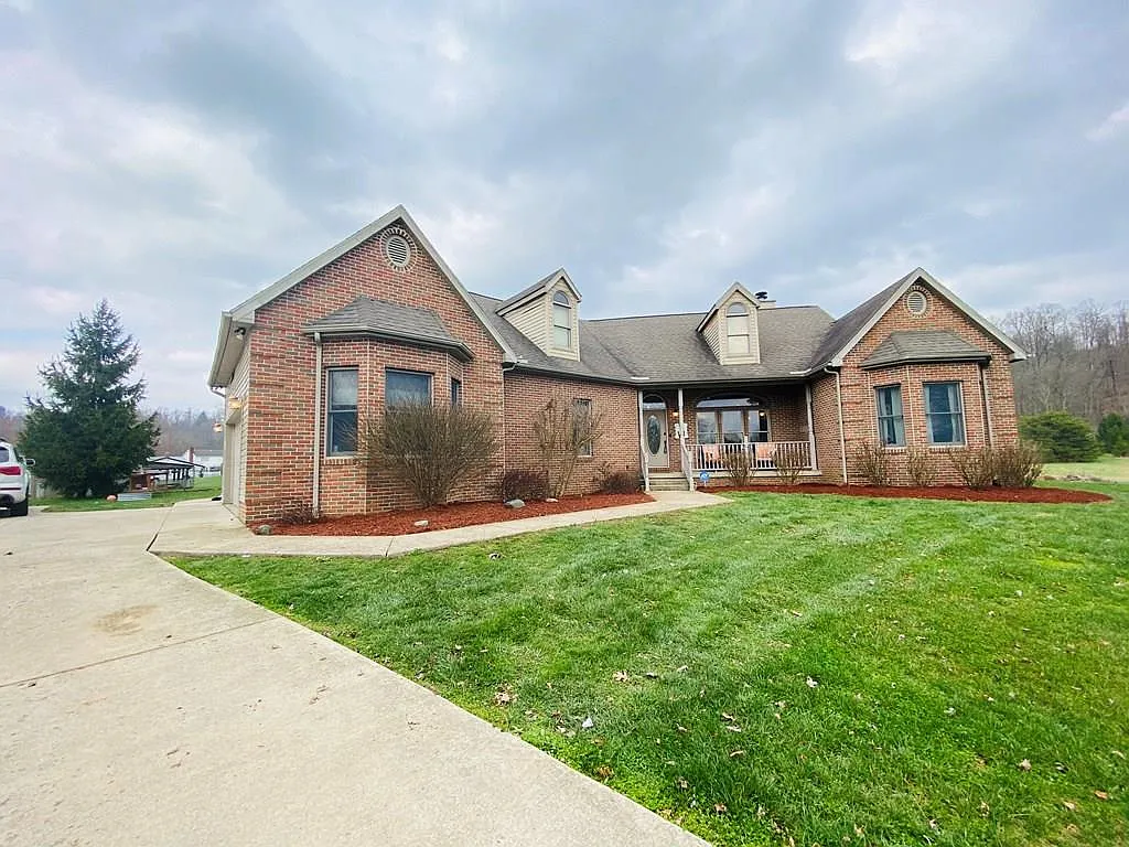 55 Meadow Way photo 1