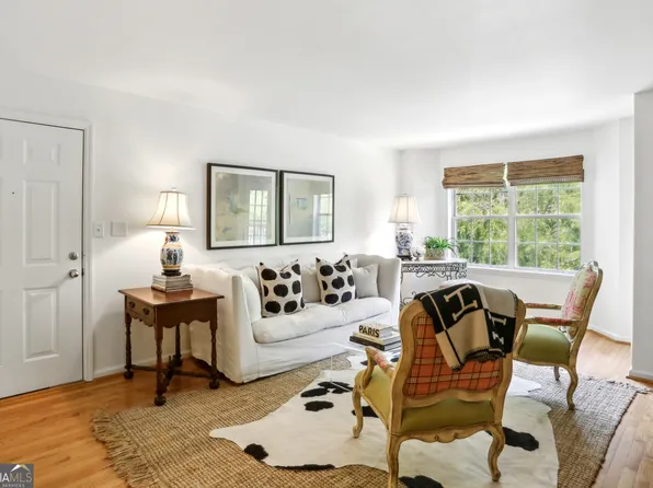1017 Chastain Park Ct NE, Atlanta, GA 30342