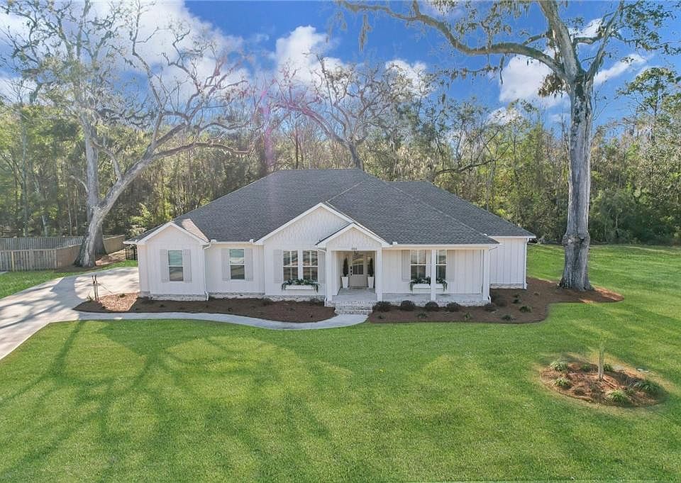 1st image of 484 Belmont Cir