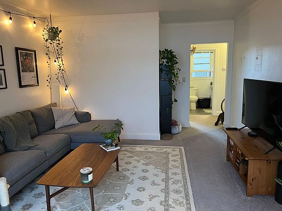 2nd image of 5508 22nd Ave NW