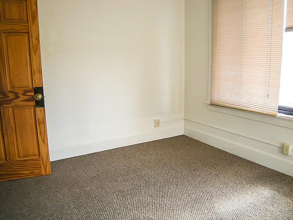 5th image of 808 W King St #A3