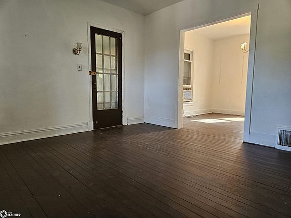 4th image of 1006 Grant St