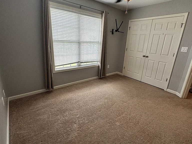 207 Bennington Dr — Photo 41