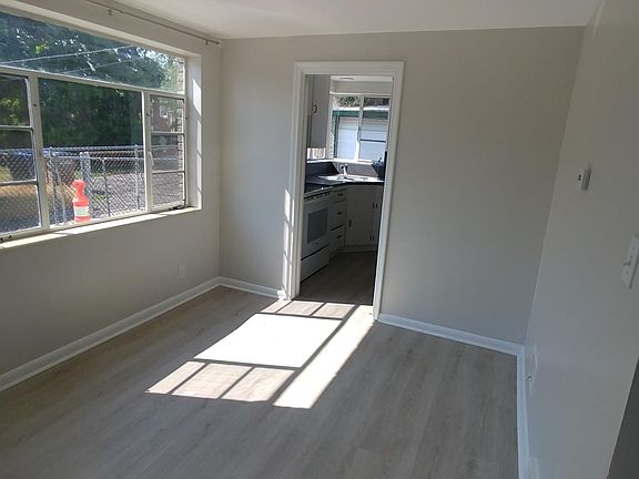 4th image of 2363 E Kensington Ave
