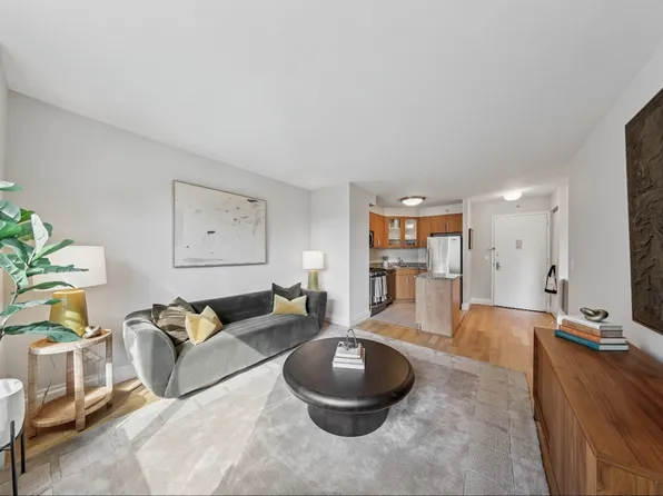 776 Sixth Avenue image 36 of 40