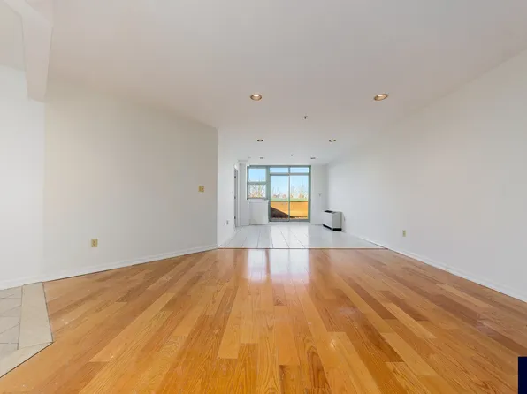 19-19 24th Avenue image 9 of 16