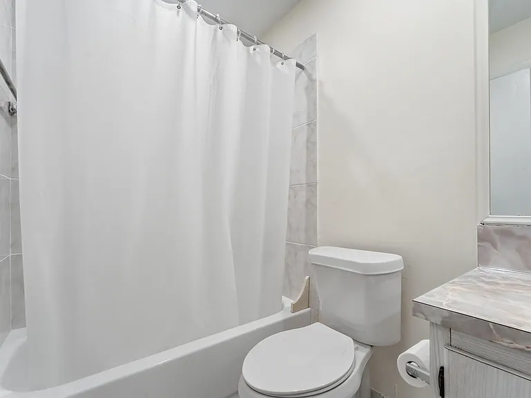 226 Normandy E #E — Photo 12