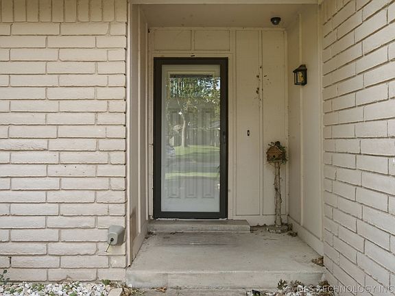 4th image of 530 E D St