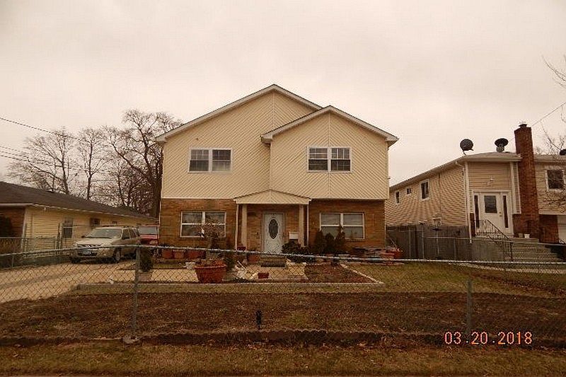 1st image of 142 E Graham Ave