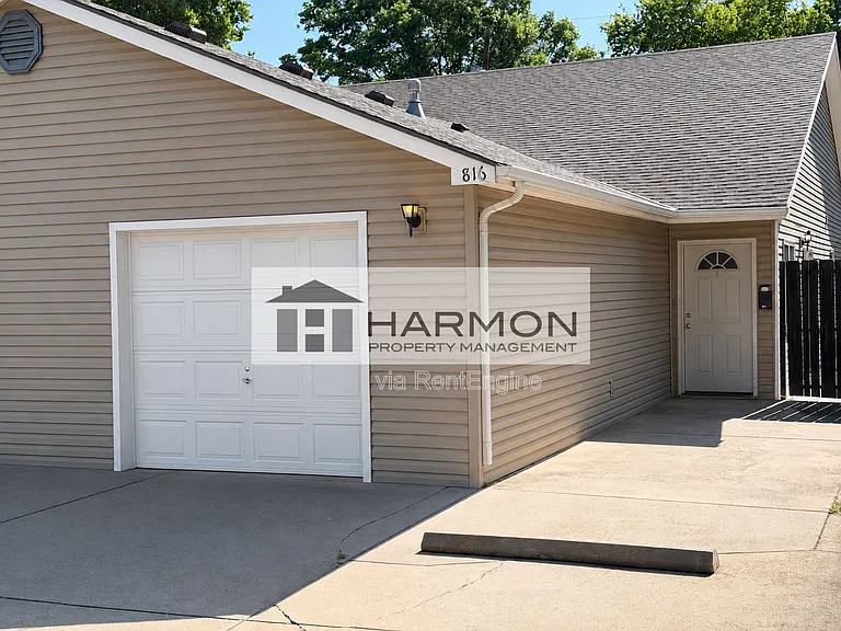 816 N Crestway Ave — Photo 1