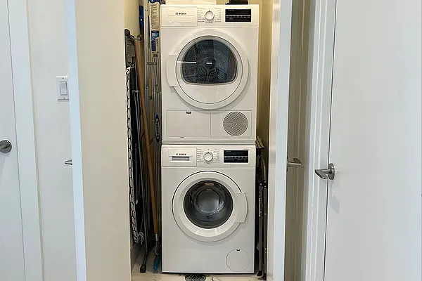 Rented by Nooklyn NYC LLC | media 30