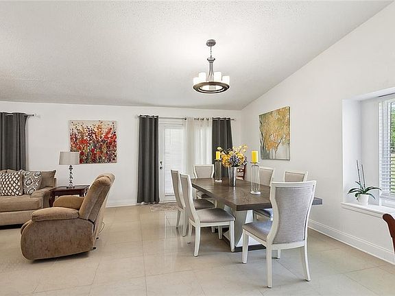 2nd image of 2304 Oakmere Dr