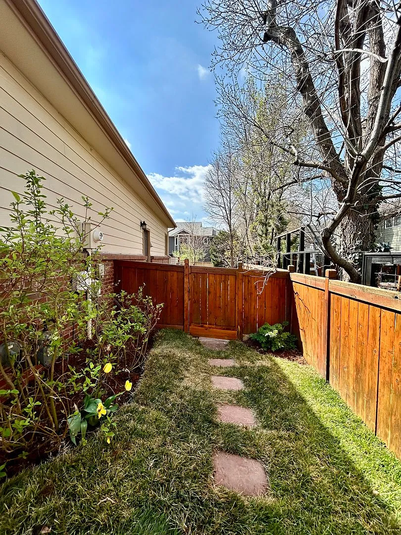 Spacious Garden-level Condo with Kitchenette in North Boulder — Photo 2