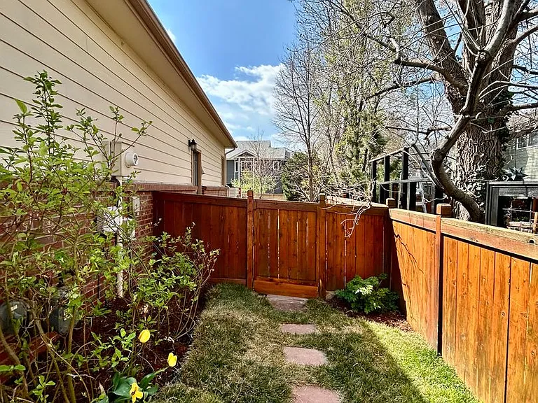 3642 Larkwood Ct — Photo 2